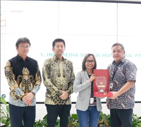 ISH Raih Penghargaan Best Supplier dari Sharp Electronics Indonesia